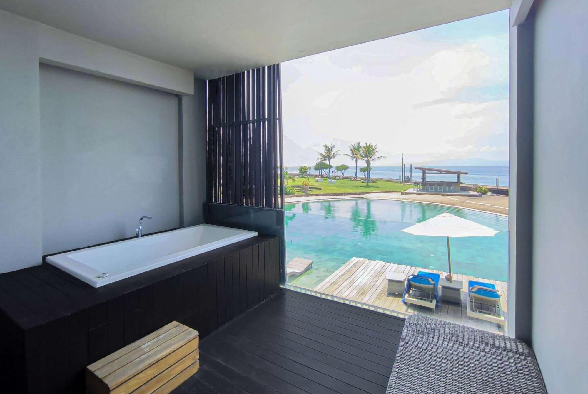 Wyndham Tamansari Jivva Resort Bali Siyut Exterior photo A bathroom at the hotel